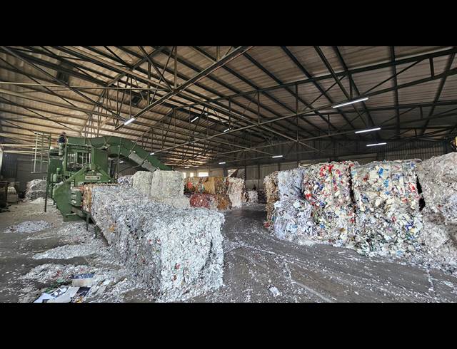 3,100M² WAREHOUSE FOR SALE IN JET PARK